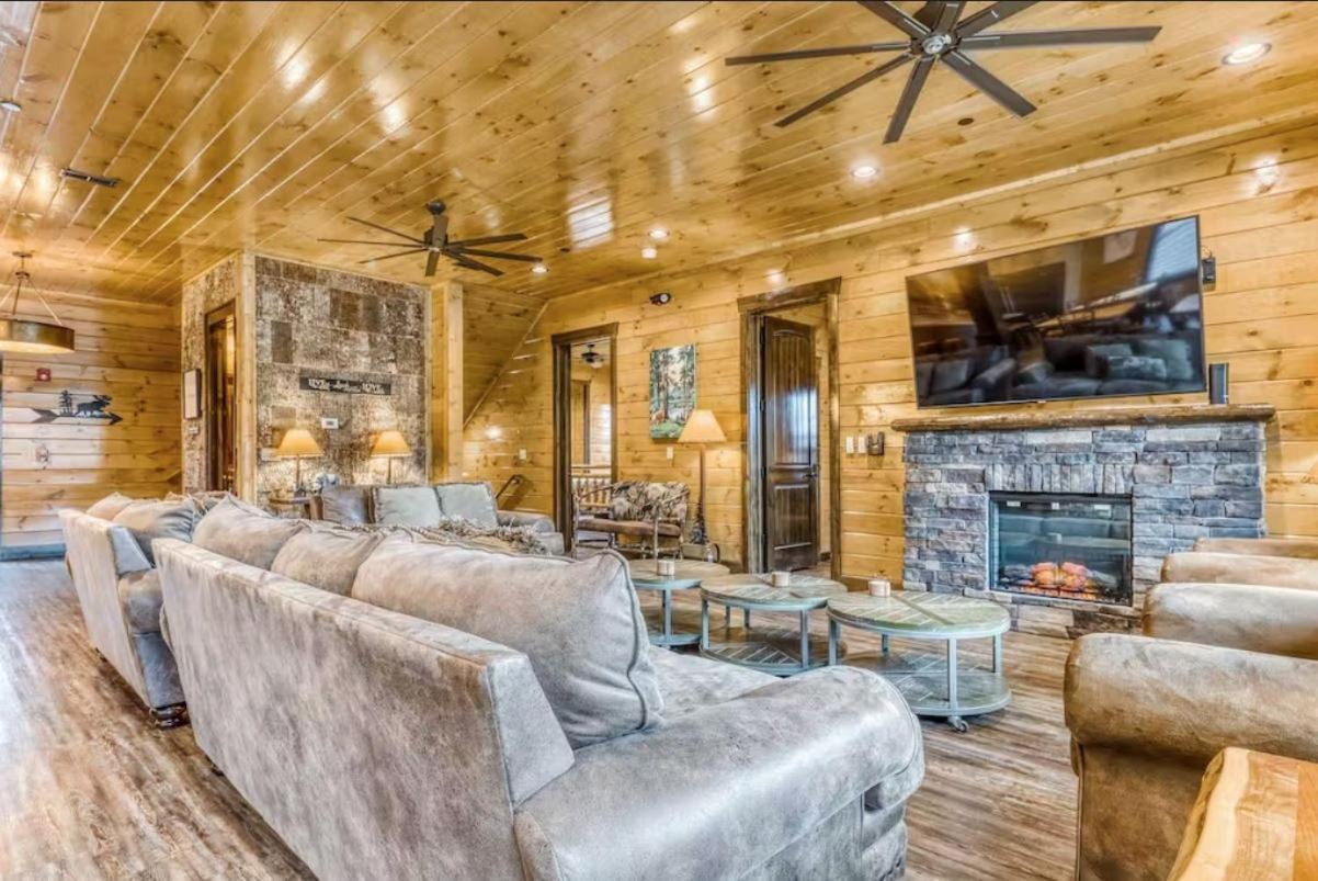 The Great Dogwood Manor By Stony Brook Cabins Gatlinburg Exterior photo