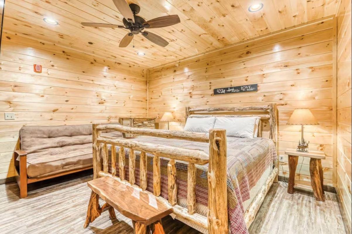 The Great Dogwood Manor By Stony Brook Cabins Gatlinburg Exterior photo
